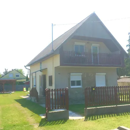 Marcelo Apartman *